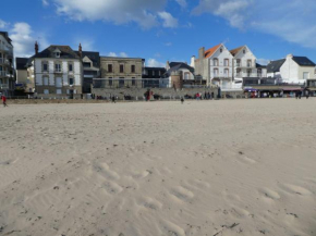 Vue Mer Accès direct à la plage Parking privé